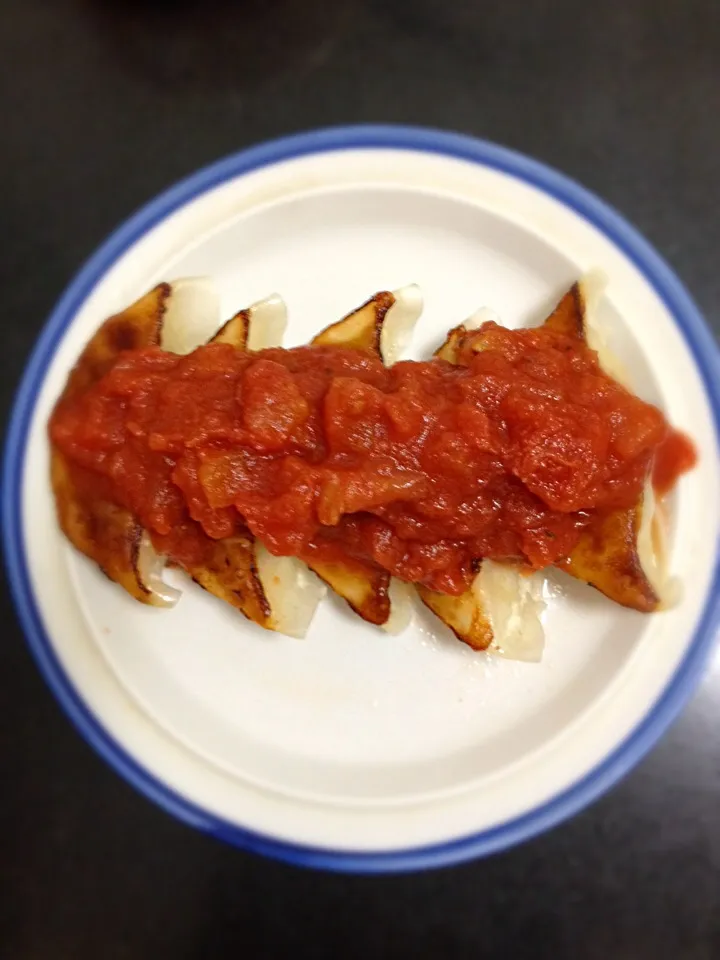 カゴメトマトケチャップさんの料理 餃子にかけトマ|まいまいまいりんさん