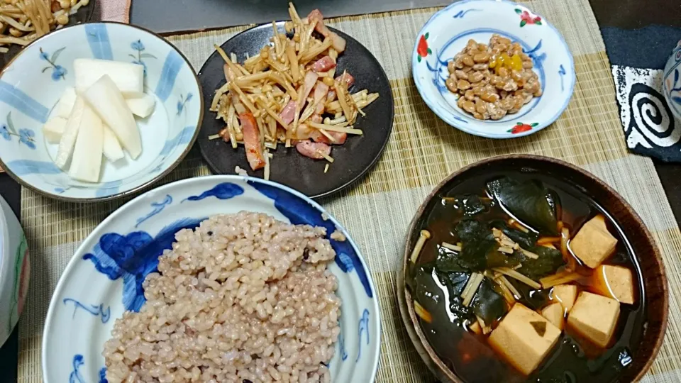 エノキベーコン＆納豆＆豆腐の味噌汁|まぐろさん