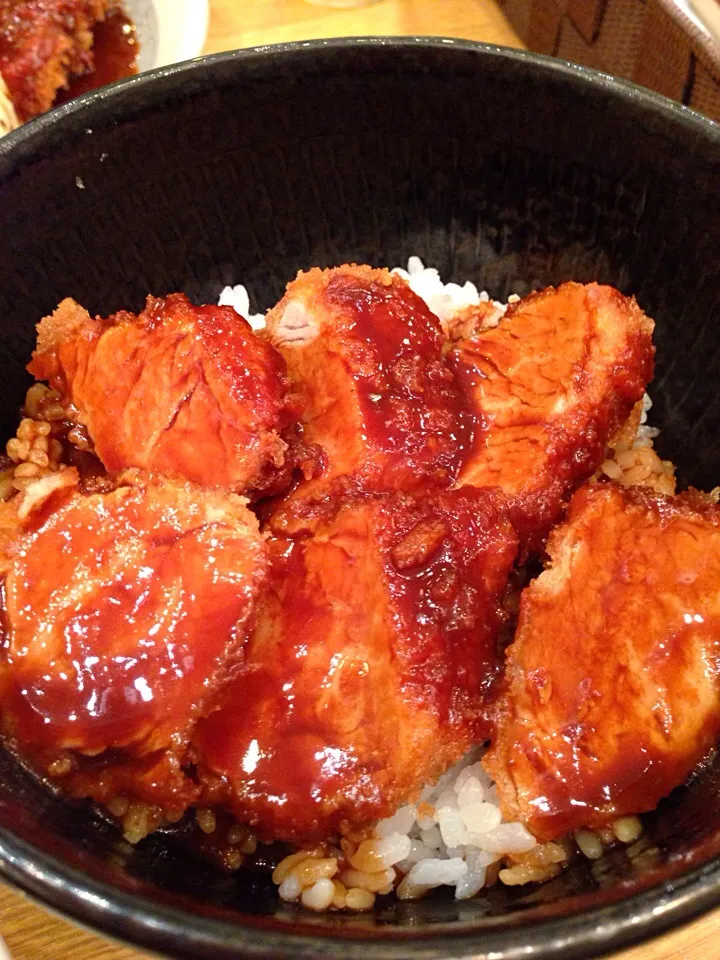 Snapdishの料理写真:矢場とん 味噌ヒレカツ丼|MEGUMIさん