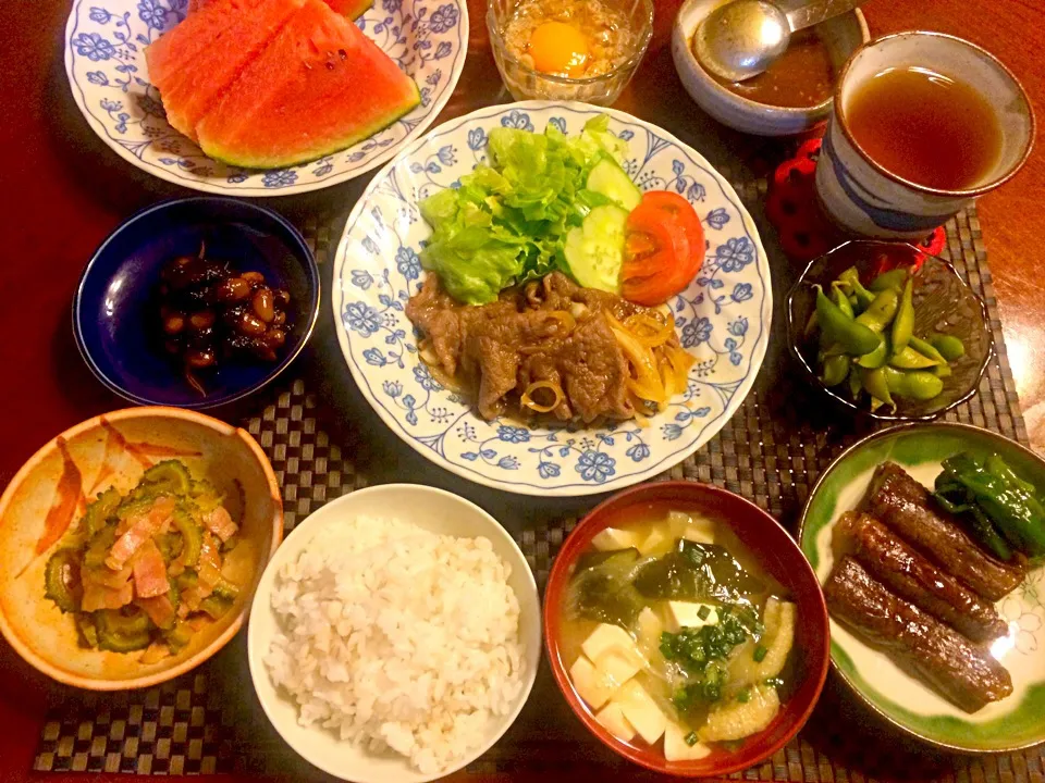 和牛肉の生姜炒め♥︎茄子の甘辛和牛肉巻き♥︎葉酸たっぷり塩茹で枝豆♥︎ゴーヤとベーコンのきんぴら炒め♥︎有明のりと大豆の佃煮♥︎豆腐＆南関揚げ＆ワカメのお味噌汁♥︎スタミナ納豆♥︎スイカ♥︎特製自家ダレ|ゆ♡き♡えさん