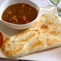 Snapdishの料理写真:Curry and naan