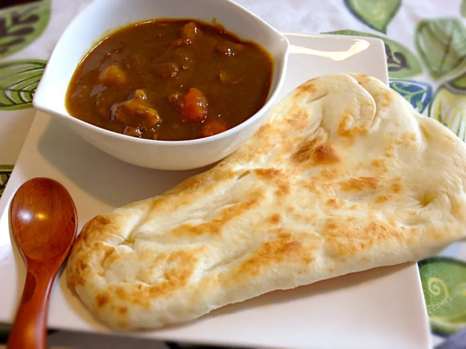 Curry and naan|leiko watanabeさん