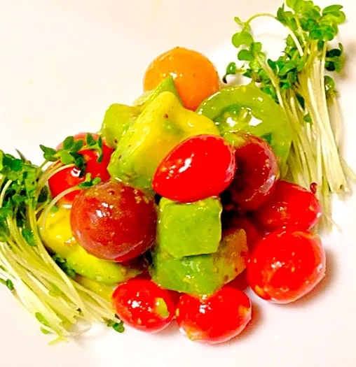 Avocado and Assorted Mini Tomatoes in Honey/Mustard Dressing|Ederさん