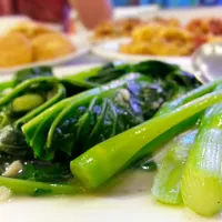 baby kailan with garlic 
#Vegetarian|Siauw Ferry Leeさん