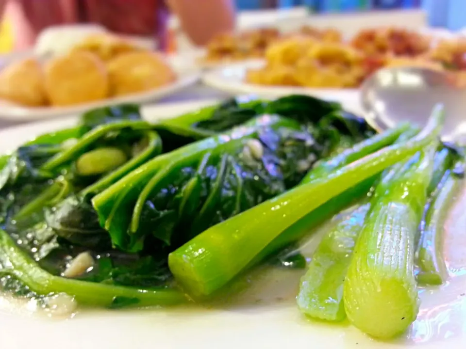 baby kailan with garlic 
#Vegetarian|Siauw Ferry Leeさん