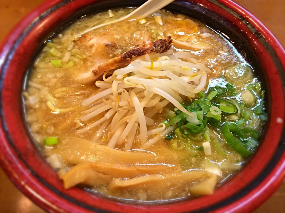 ばんぶるラーメン大盛  〜  大盤振舞いのBANBURUらしい…|リフルシャッフルさん