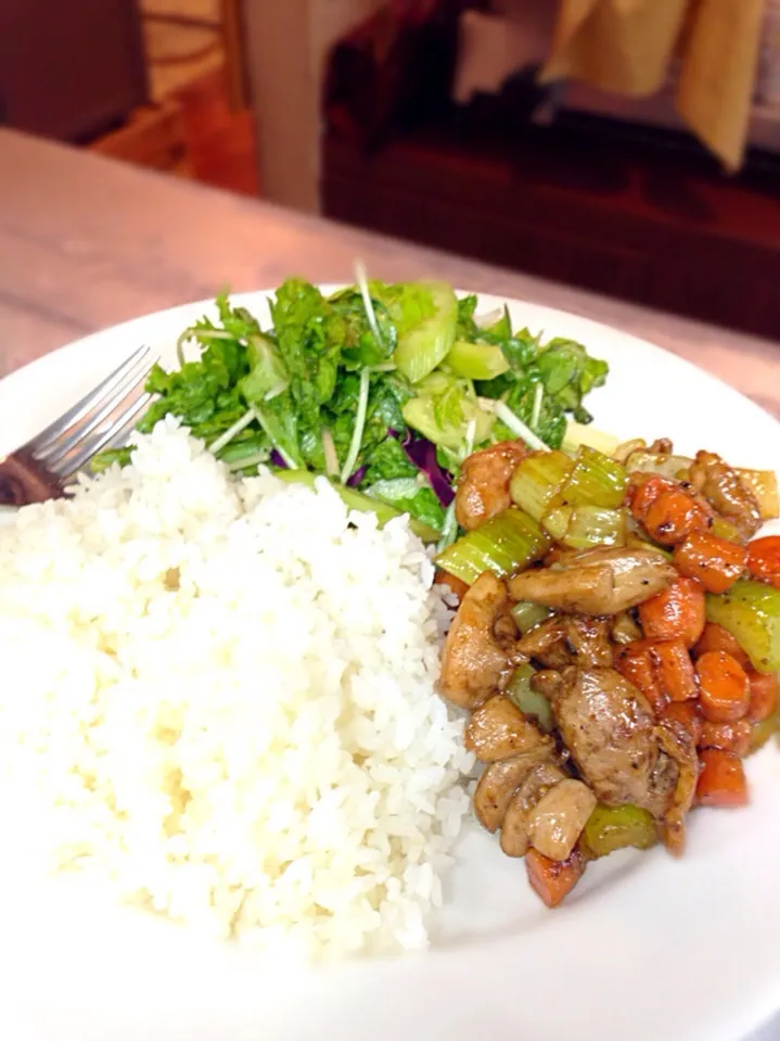 鶏肉、セロリ、ニンジンのオイスターソース炒め Chicken, celery, and carrot stir fry|Funky Chefさん