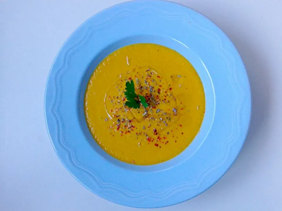 Snapdishの料理写真:yellow tomato and melon gazpacho|Diana H.さん