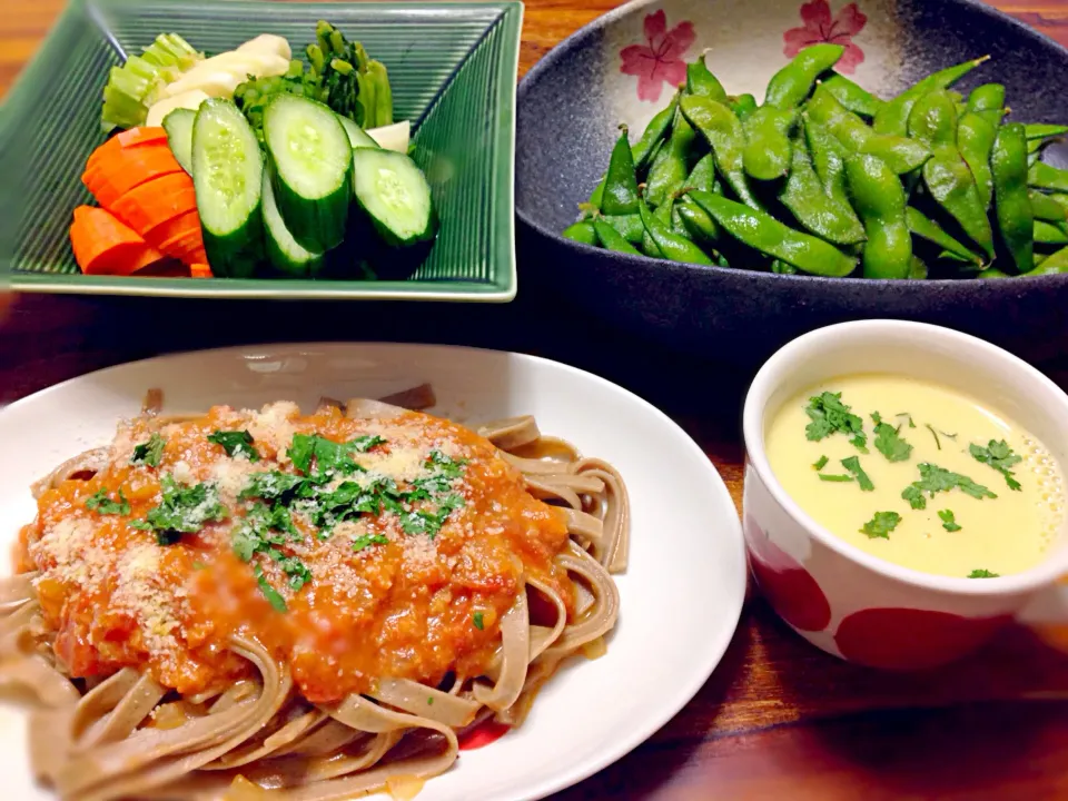 蕎麦パスタカニトマトクリームソース コーンポタージュスープ ただ茶豆 ぬか漬け きゅうり 大根 大根葉 人参|K N 3さん