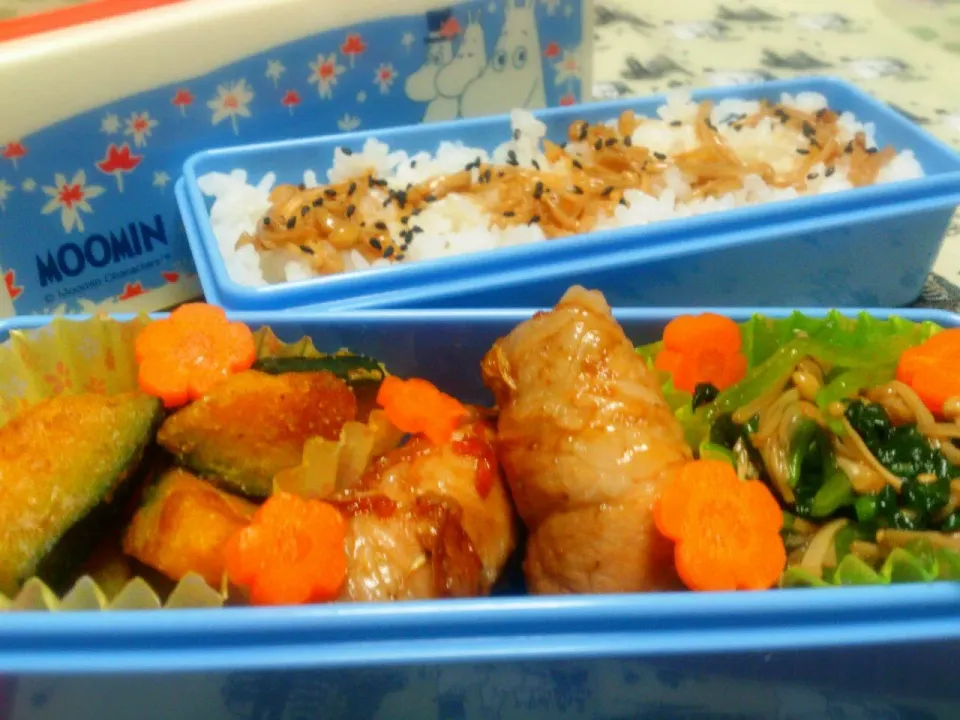 お弁当8/29
手作りなめたけのごはん、野菜の肉巻き、カレーカボチャ、ほうれん草のなめたけ和え、にんじん|さっちんさん