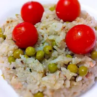 Snapdishの料理写真:Basmati rice with peas and tuna.|rachelsweetさん