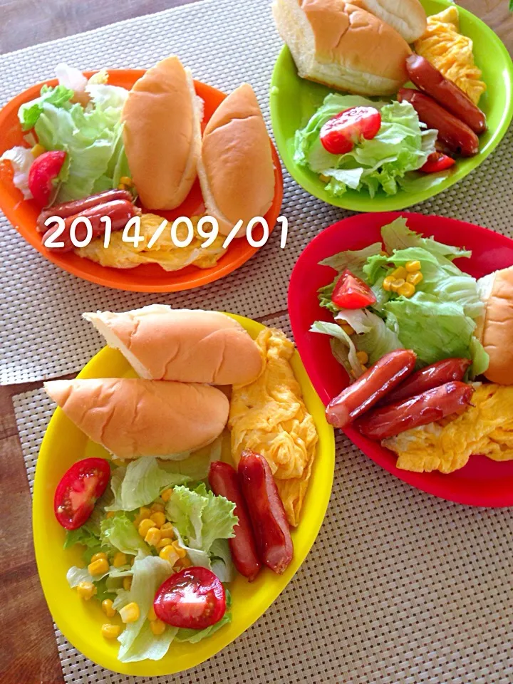 朝ごはん 2015・9・1|ローゼルさん