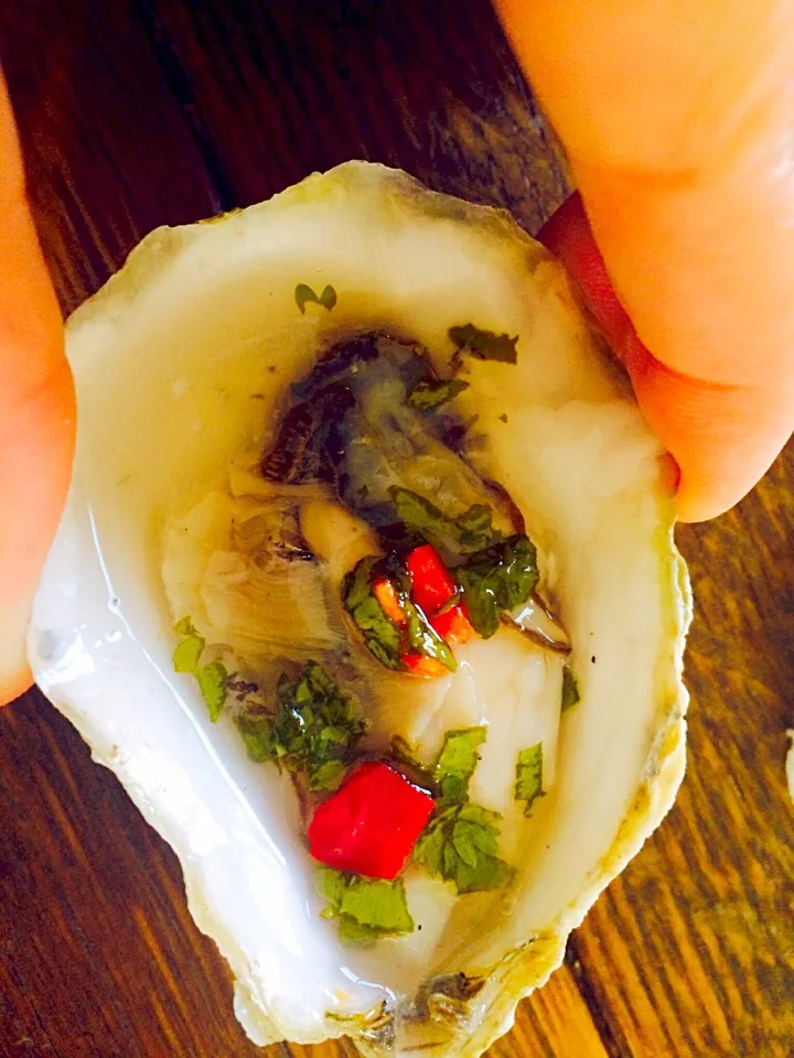 Fresh oyster with red jalapeño mignonette|gina clarkeさん