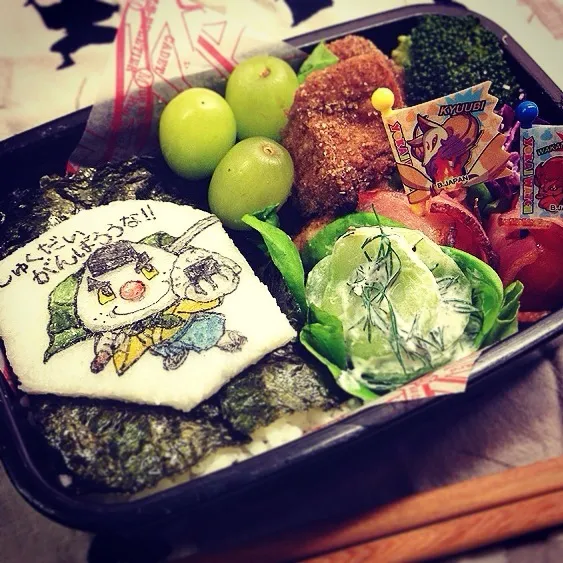 Snapdishの料理写真:Yokaiwatch🌟Onigiri-zamurai Pepper chicken lunch box. 妖怪ウォッチ🌟おにぎり侍 ペッパーチキンキャラ弁当|Yuka Nakataさん