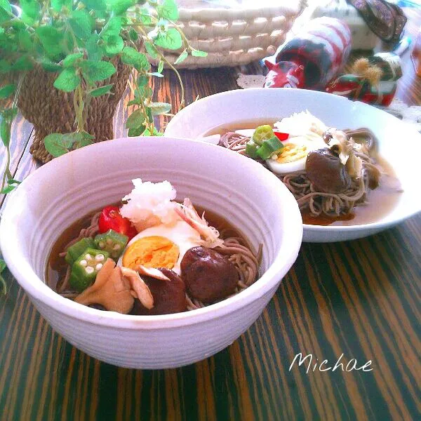 温かいお蕎麦de朝ごはん♪(*^^*)
＊茹で玉子と茸煮
＊オクラとミニトマト
＊大根おろしと茗荷|michaeさん