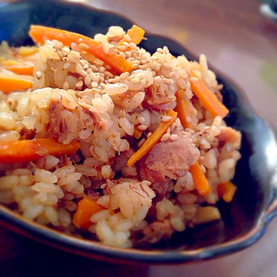 Snapdishの料理写真:ふぅさんの料理 鯖缶で簡単炊き込み御飯〜|ららさん