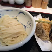 Snapdishの料理写真:人形町 谷や「野菜天ぷら 冷ぶっかけうどん」|りぼんさん