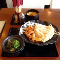 Snapdishの料理写真:本格手打ち饂飩 小麦の実り のかしわ天ざるうどん！😋✨|Akiyuki Chinnen Sukiyaki Shiraishiさん