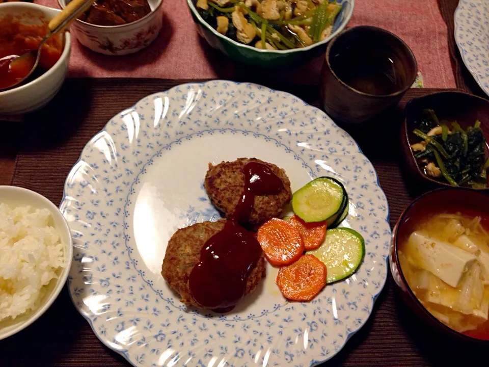 ハンバーグ、小松菜と油揚げのおひたし、豆腐と白菜の味噌汁|kao♡さん