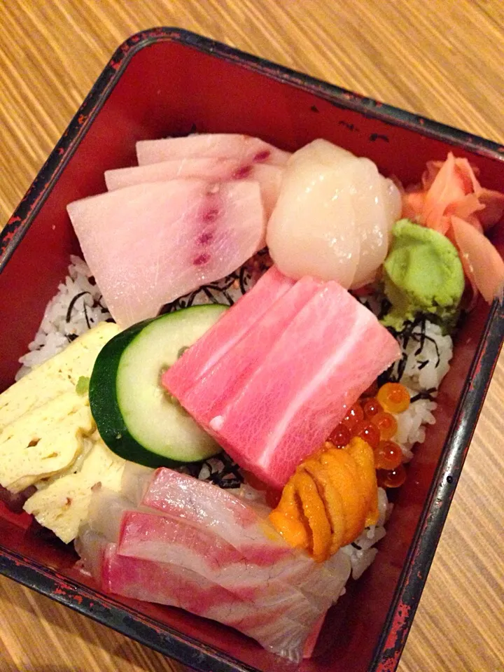 Snapdishの料理写真:chirashi don|hweeyhさん