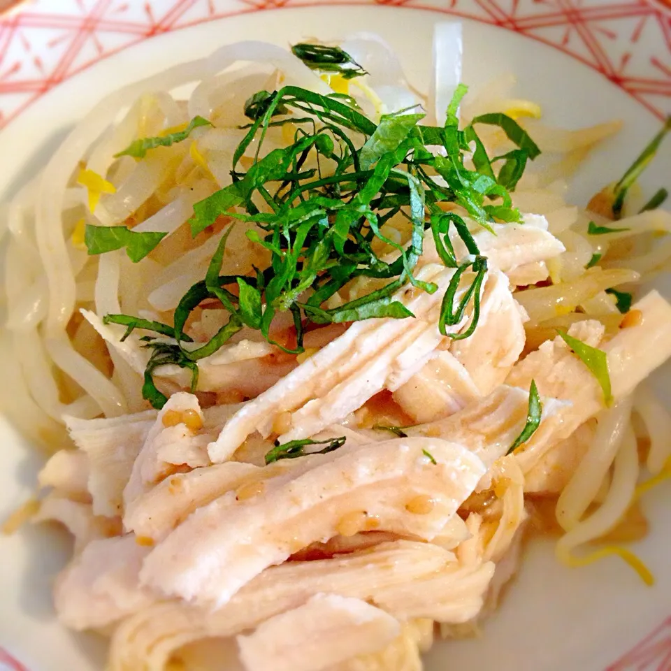 蒸し鶏ともやしのゴマだれ和え|ももさん