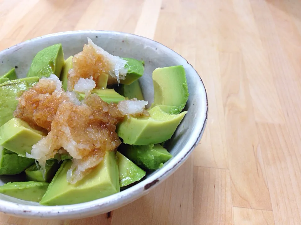 Avocado topped with daikon oroshii and ponzu|Kirsten Adachiさん