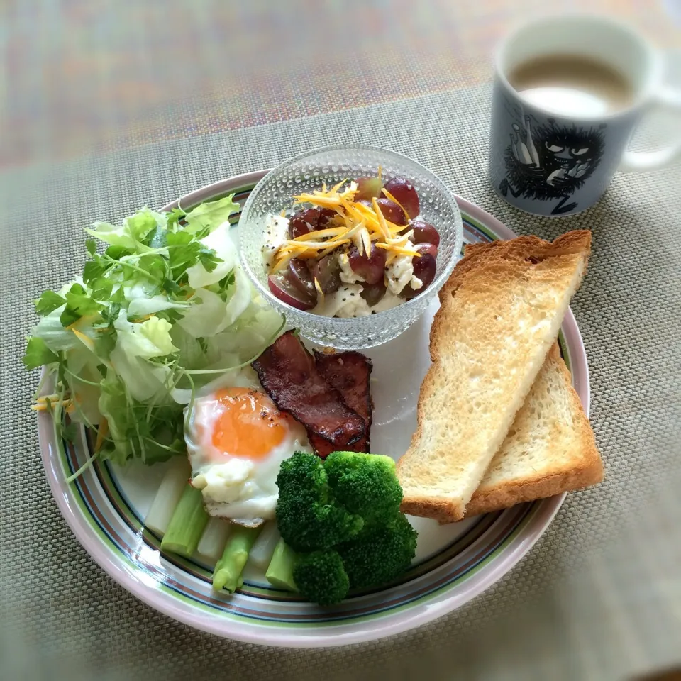 今日の朝ごはん|ぺんぎんさん