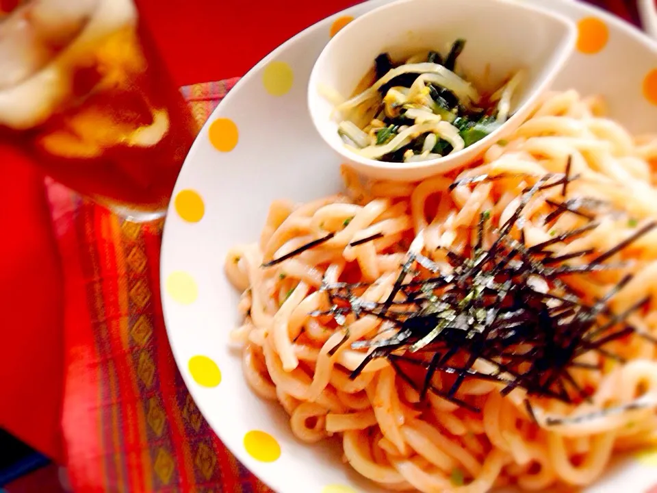 Snapdishの料理写真:明太子焼きうどん、もやしとワカメのナムル|ちるのさん