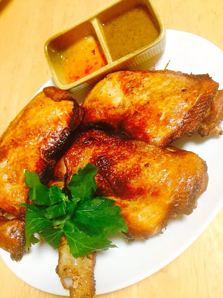 Fried Chicken Legs  (boiled in sprite with onion, black pepper and fishsauce before dipping in oil)|Laarni Nabongさん