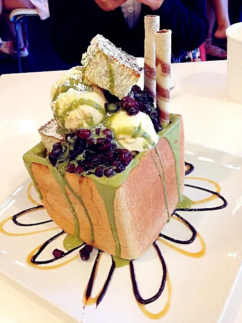 Snapdishの料理写真:冰淇凌蜜豆抹茶烤厚吐司～❤️ Ice Cream Roasted Toast with Sweet Red Beans and Matcha!|Aysh小薯さん