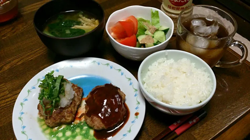 ハンバーグ＆小松菜と油揚げの味噌汁＆サラダ|えっちゃんさん