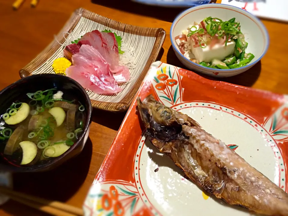 あじの開き カンパチお造り 冷奴 ナスのみそ汁|Ayumi Taguchiさん