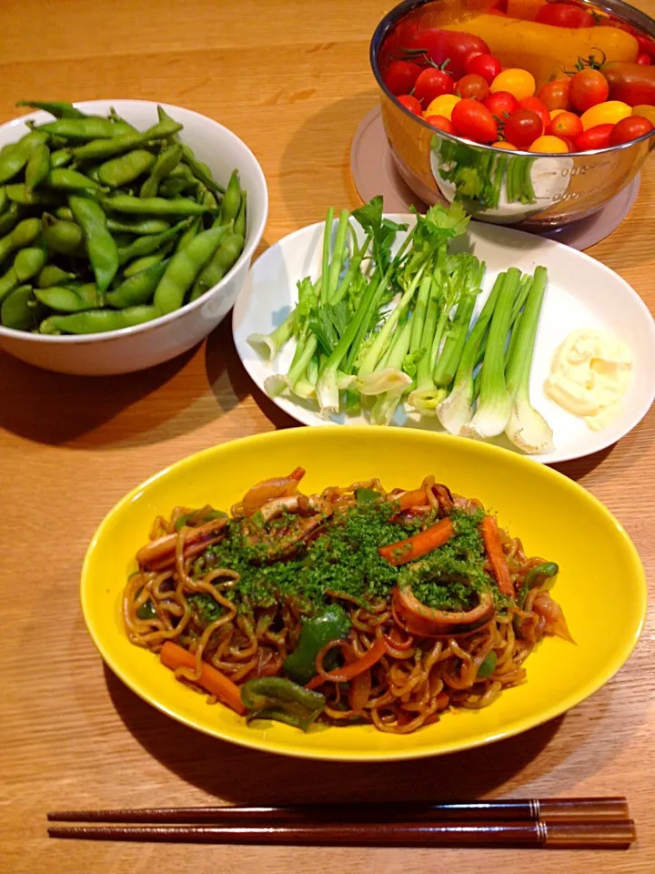 Snapdishの料理写真:畑の野菜とイカ焼きそば|名狩野 あったろさん