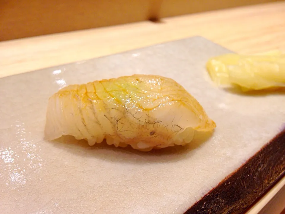 Snapdishの料理写真:Karei Sushi|Obeoom Jumsai Na Ayudhyaさん