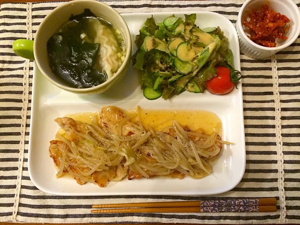 カリカリ豚のもやしあんかけ 餃子スープ サラダ|haseseさん