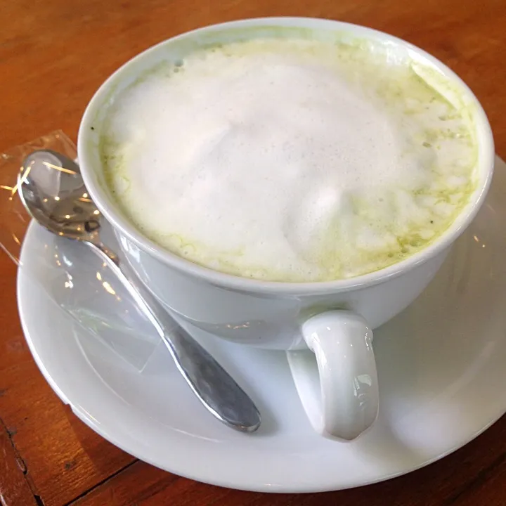 Hot green tea latte'|Anya Sett.さん