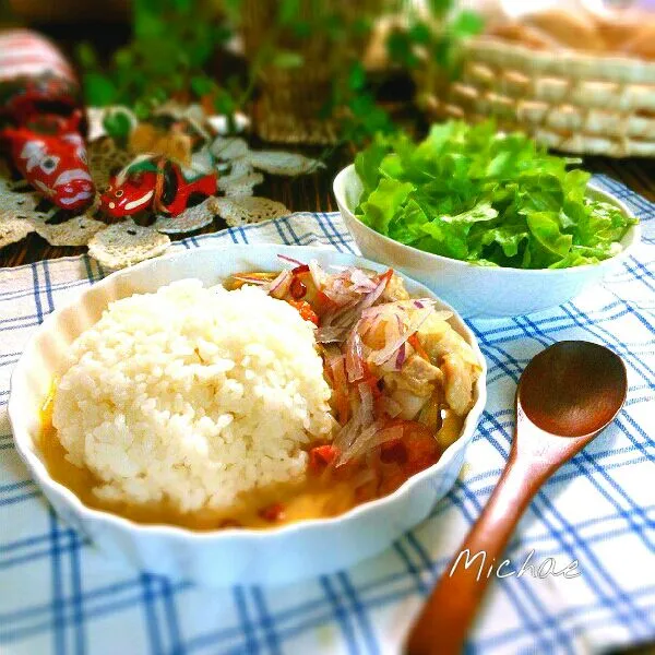 煮込むだけ！簡単夕ごはん
＊チキンのトマトココナッツ煮
＊グリーンサラダ|michaeさん