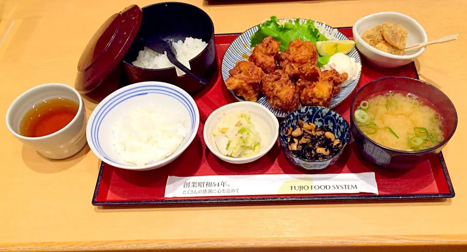 Snapdishの料理写真:さち福や  🐔鶏の唐揚げ定食|pentarouさん