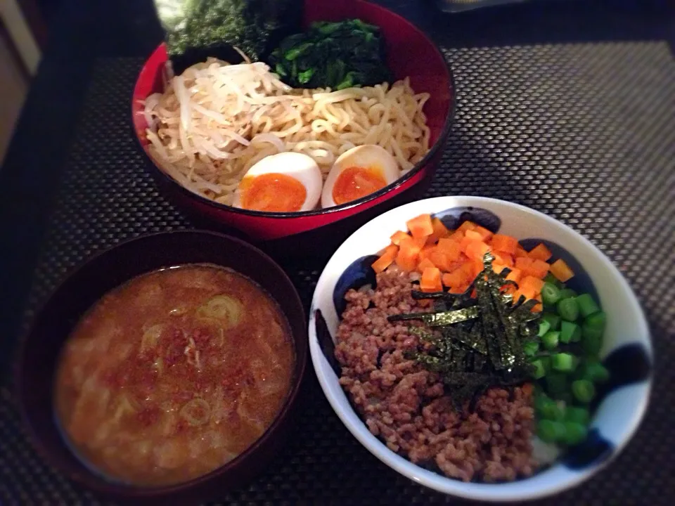 つけ麺、3色そぼろ丼|ayumiさん