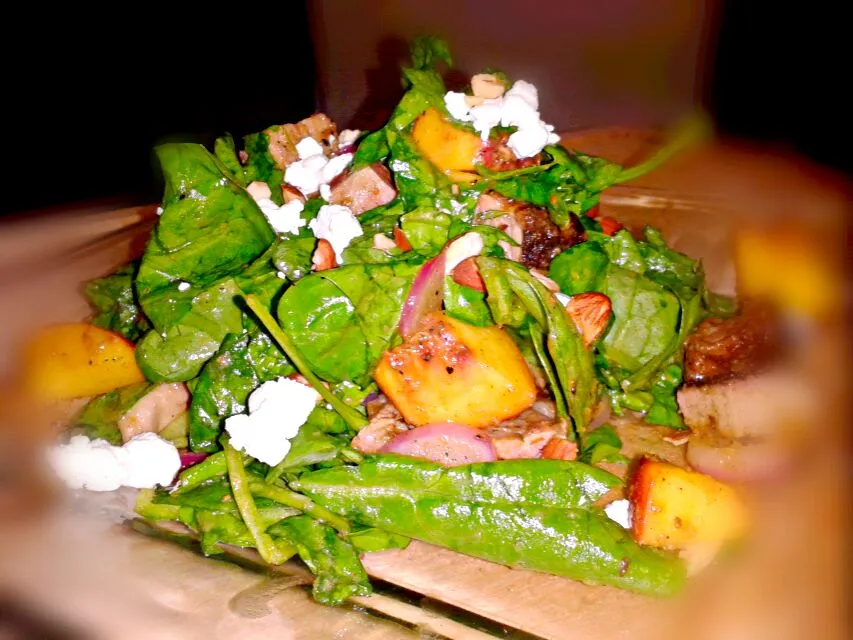 Spiced Lamb, Summer Peach & Baby Spinach Salad w/ toasted Almonds & Goat Cheese tossed in A Morroccan Peach Vinaigrette.|Bryan S. Mooreさん