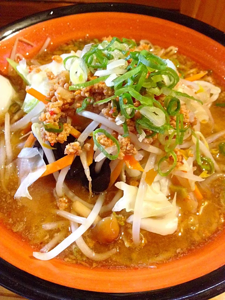 ちょっと風邪気味なので、熱い「野菜味噌ラーメン』食べてタップリ汗かきました！|石田 雅史さん