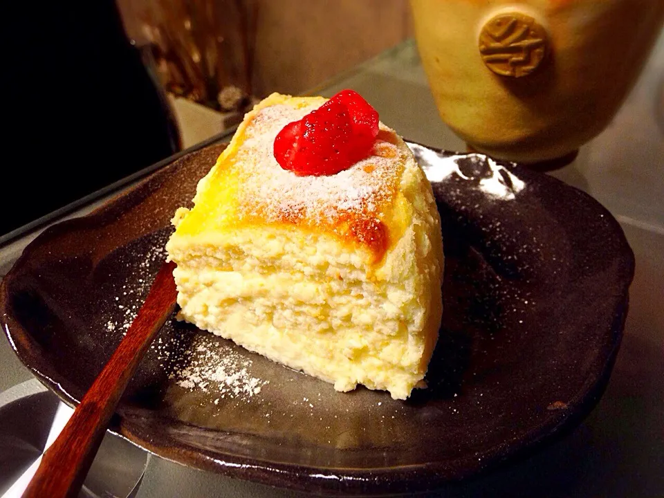 Snapdishの料理写真:ハルさんの料理 水切りヨーグルトで滑らかふわふわスフレチーズケーキ♥️低コスト低リスクレシピです(#^.^#)|ともちゃんさん