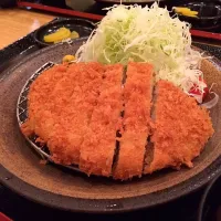 Snapdishの料理写真:Rosu katsu|tiffany chendrainyさん