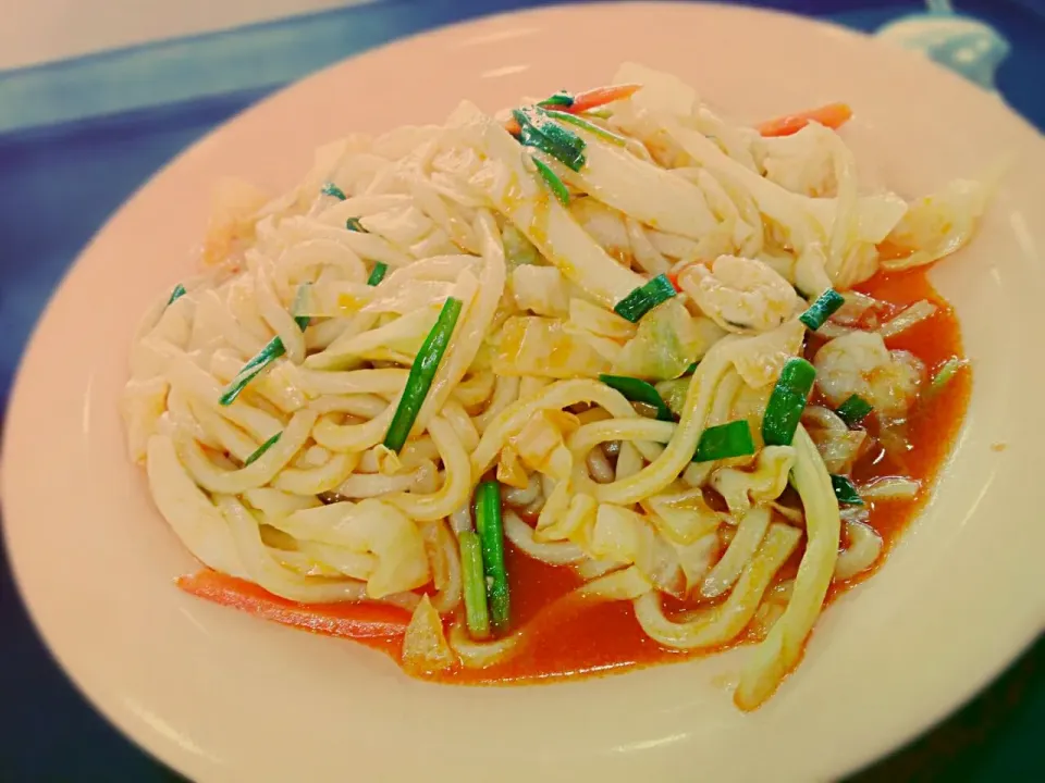 Snapdishの料理写真:볶음우동

Korean-style Stir-fried Udon|Yoonさん