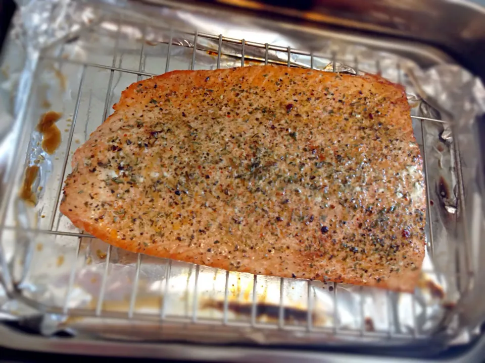 Salmon smoked over Alder, using Cameron's stovetop smoker|jacob sproulsさん