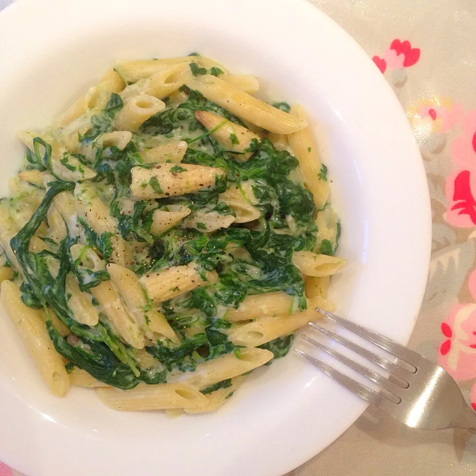 Snapdishの料理写真:spinach & baby corn cream penne pasta|Meeさん