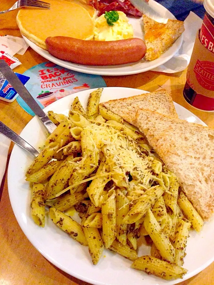 Pesto Pasta and Big Breakfast 3 #FavoriteBreakfast at #SBCph|iamfem05さん