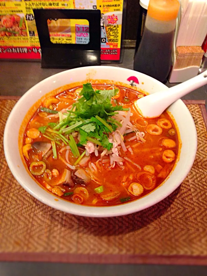 Snapdishの料理写真:トムヤムクンラーメン。|Chappyさん