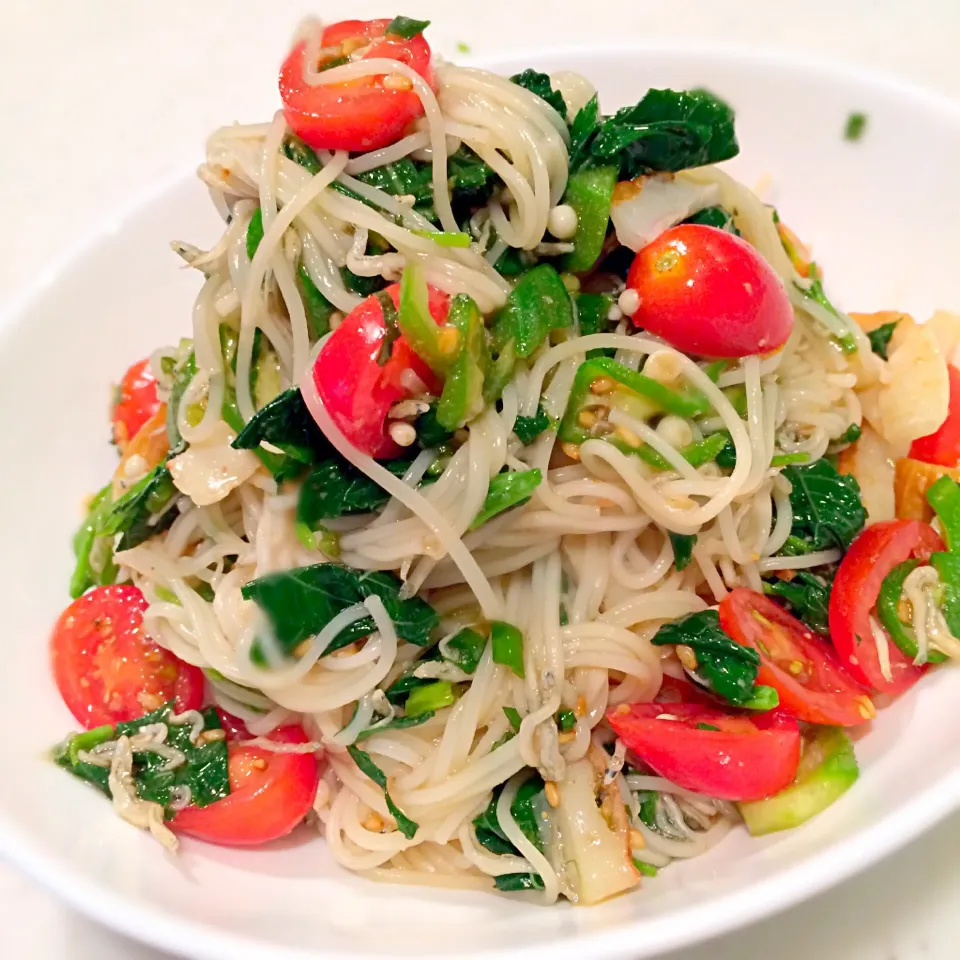 はい？今頃？💦とみくみさんの料理 油そば風素麺|みきこさん