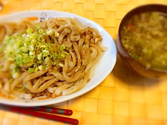 うどんでニンニクたっぷりのパタン|江坂慎子さん